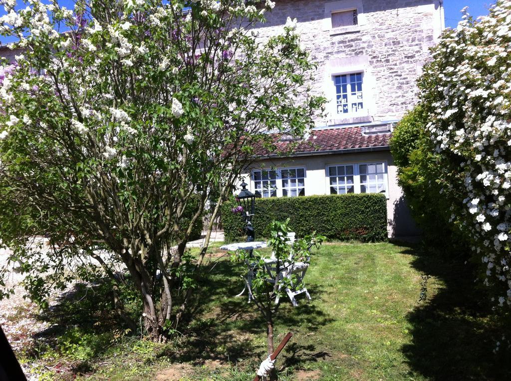 Les Lilas Roses Chamouilley Extérieur photo